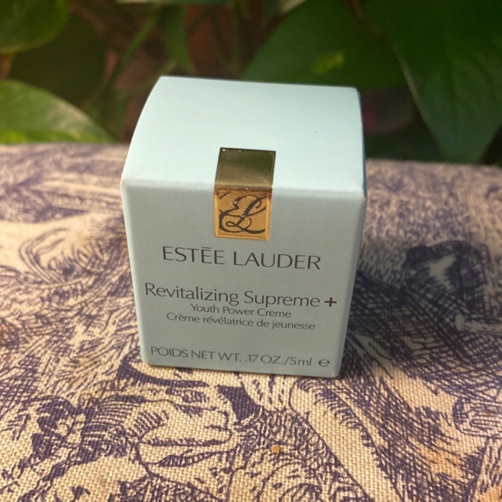 NIB Estée Lauder Revitalizing Supreme + Youth Concentrate